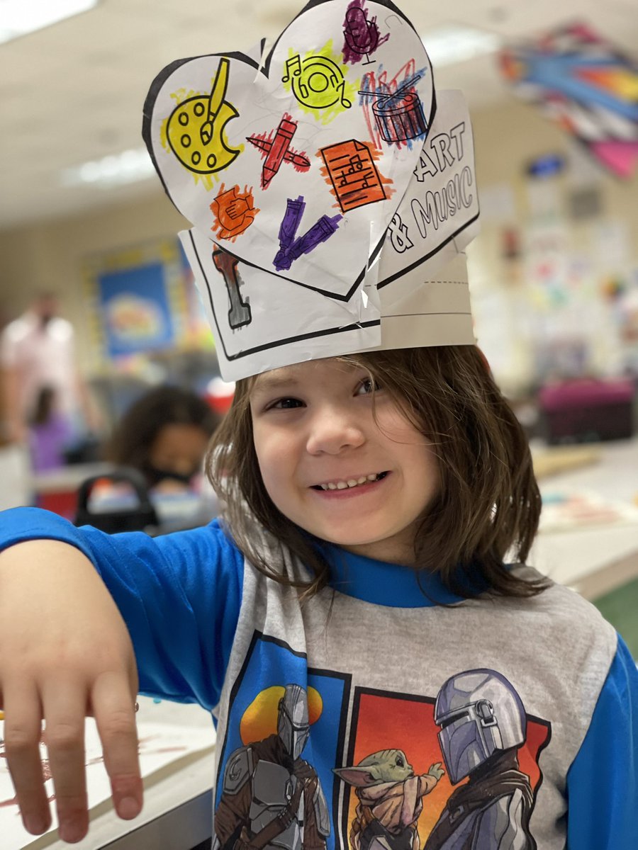 SCES_Resource's tweet image. We love art and music!!! #artsacrossva22 @CCPSVISARTS @VAartED @SCESStars @ccpsinfo