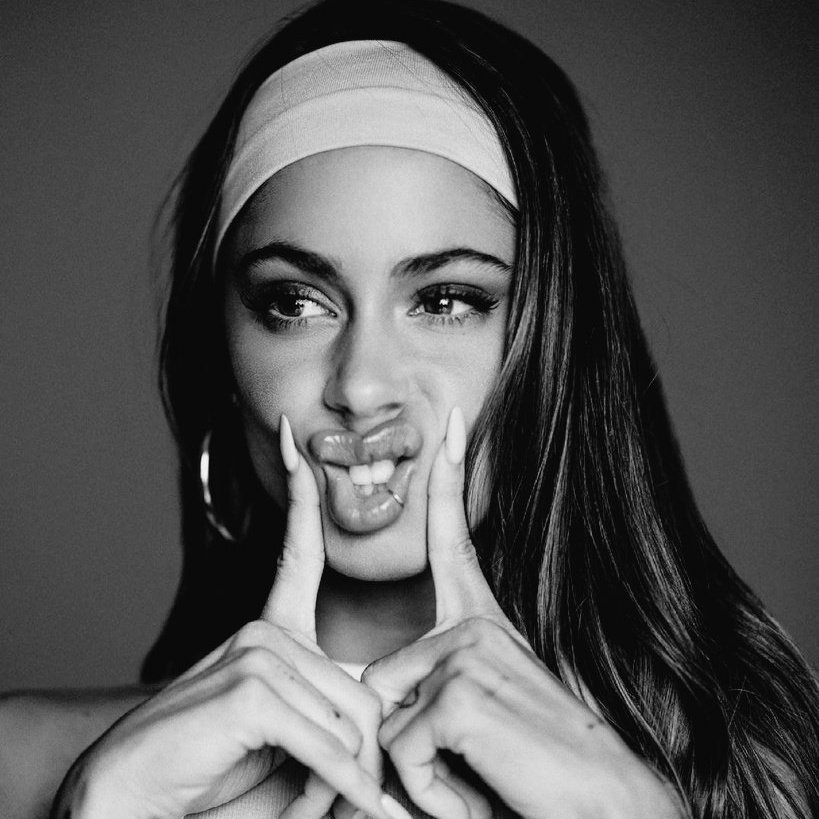 Sufantini's tweet photo. Voto por Tini en #ArtistaSocial en los #LatinAMAs 2022 https://t.co/4NgccDZRN1