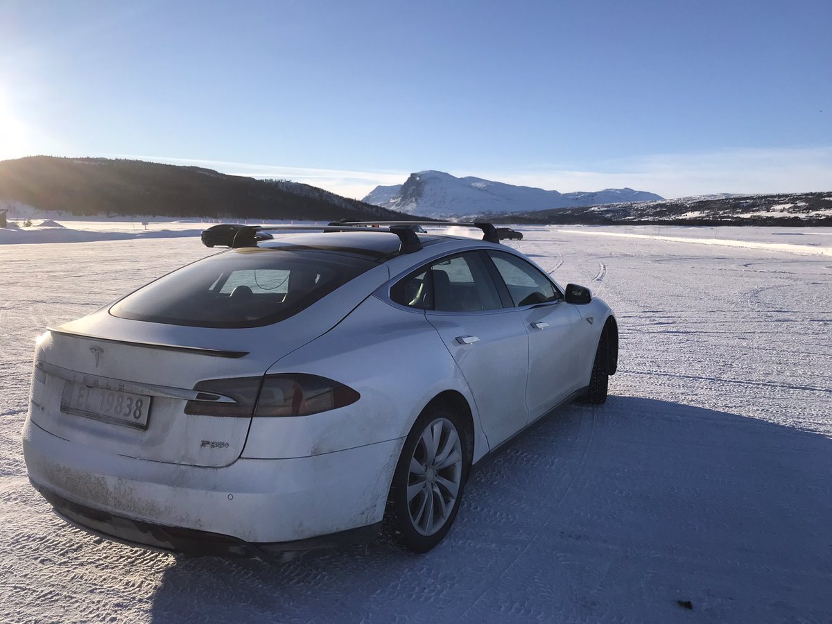 VigdisHA's tweet photo. @captainarve @M3Marcel @WintherHammer Wonderful here today ! #tocn #vintertreff #icedrive https://t.co/qioSc6RZrN