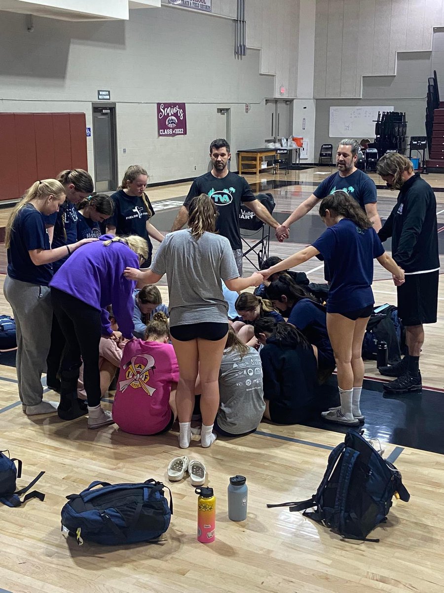 GugCoach's tweet photo. If this doesnβt make your heart grow! Our 18 power team praying over 17 power team for the big weekend in Reno! The girls had the best practice tonight! #triumphvolleyballacademy #addixgear #triumphvb π΄π²π¦ππ€π½ https://t.co/4bPRMLRUph