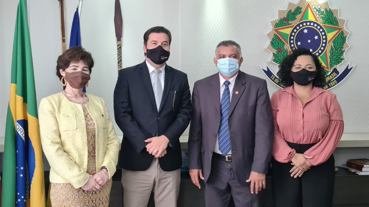 ATENDIMENTO PRESENCIAL ⚖

Em reunião com a OAB/TO, SECIJU anuncia retorno do atendimento presencial nas unidades prisionais do Estado. bit.ly/3vF6oDq

#OABTocantins