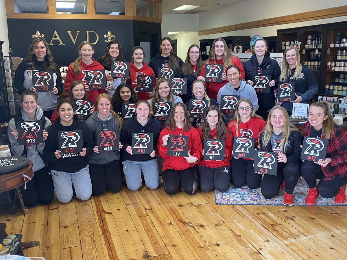 RiponRedHawks's tweet photo. The finished product!! Not only is @RiponCollegeWBB full of ballers, but we also have a ton of artists on our hands!! #d3h 

Huge shout out to Anew Vintage Dream for their awesome hospitality!

See everyone in Whitewater tonight at 7:30 for our @NCAADIII Tournament game! https://t.co/ggLkiwmZff