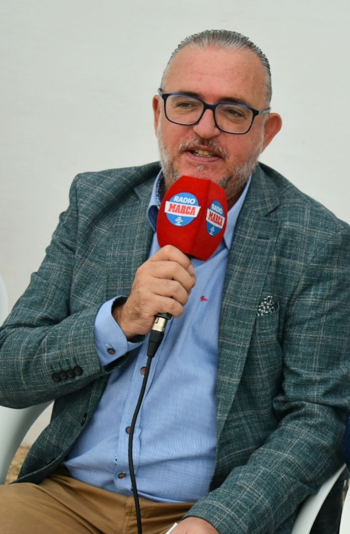 dipualba's tweet photo. Y #felicidades a l@s protagonistas más ligados a la provincia de #Albacete que serán premiad@s por el @gobjccm: El ex presidente de @fecamclm, #EloyMolina; los nadadores campeonísimos 🏊🏻♂️🏊 #EloyMolina y #LuisSerrano; @RadioMarcaAB 🗣📻 y @SomosGlobalcaja, por su apoyo deportivo‼️ https://t.co/1S5rK8UPS7