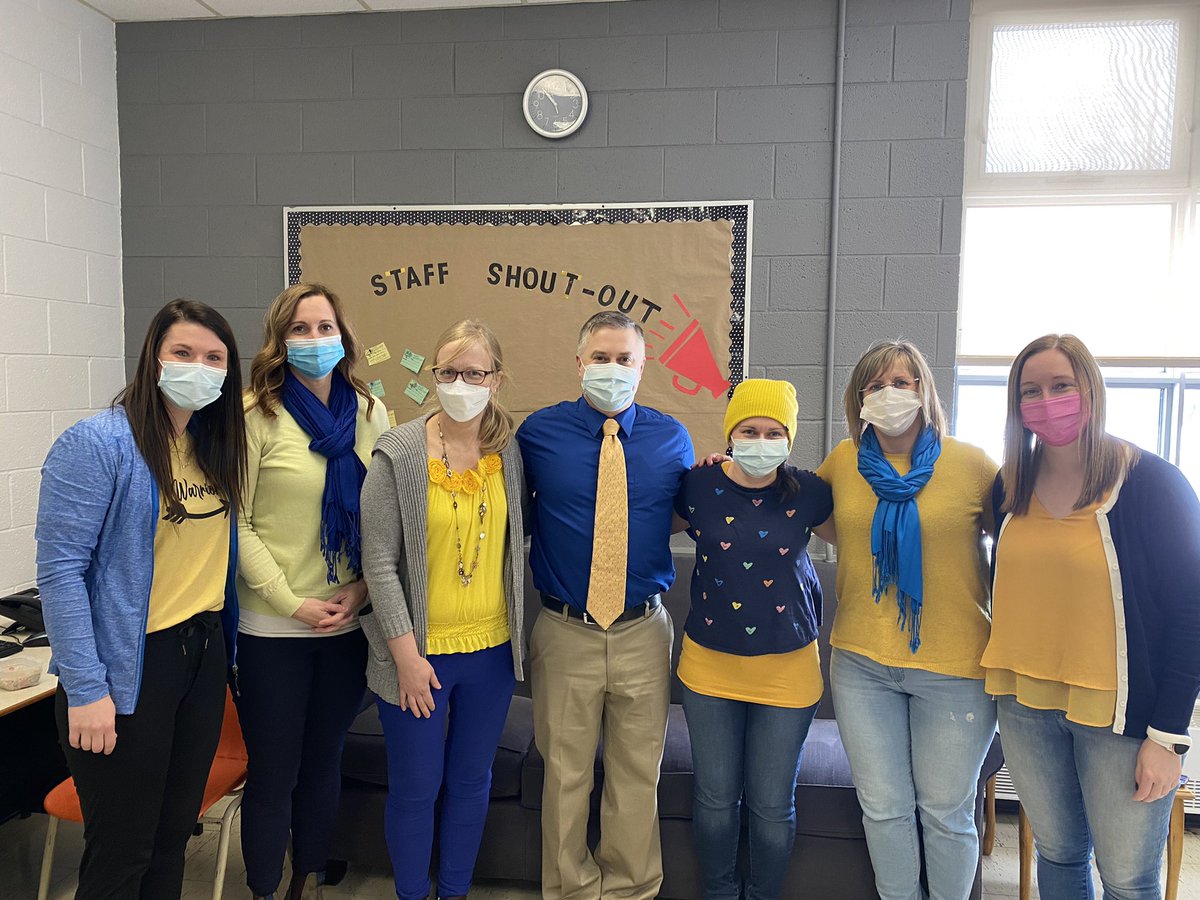 XavierJRH's tweet photo. Xavier staff and students stood with Ukraine today. Showing their support by wearing blue and yellow, as well as participating in a peaceful rally in the town. Great job students!! 🇺🇦 #Ukraine @CBCNews @NLESDCA @NTVNewsNL https://t.co/bviOAFA4aY