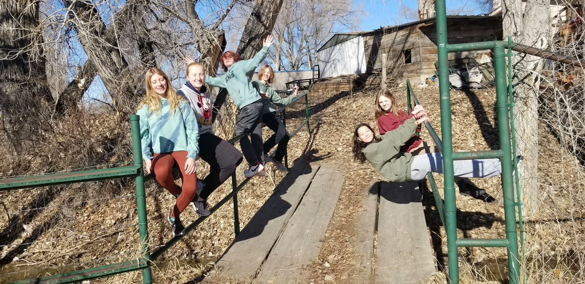 RiverWatchCO's tweet photo. Students from North Fork High School sampling on the Gunnison River! Looks like a beautiful site and a fun group. Happy Friday! https://t.co/hmHGbwfrrX