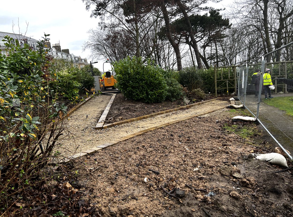 Dougthegardener's tweet photo. Fantastic day working with the rather awesome @losfaces @gardeningYorks @chris_harper22 @HLFSCGardens and @HolehirdGardens developing management plans and volunteering opportunities for this amazing (and rather awesome) project.

#Heritage
#Scarborough
#Landscape https://t.co/DxFVTRnS8X
