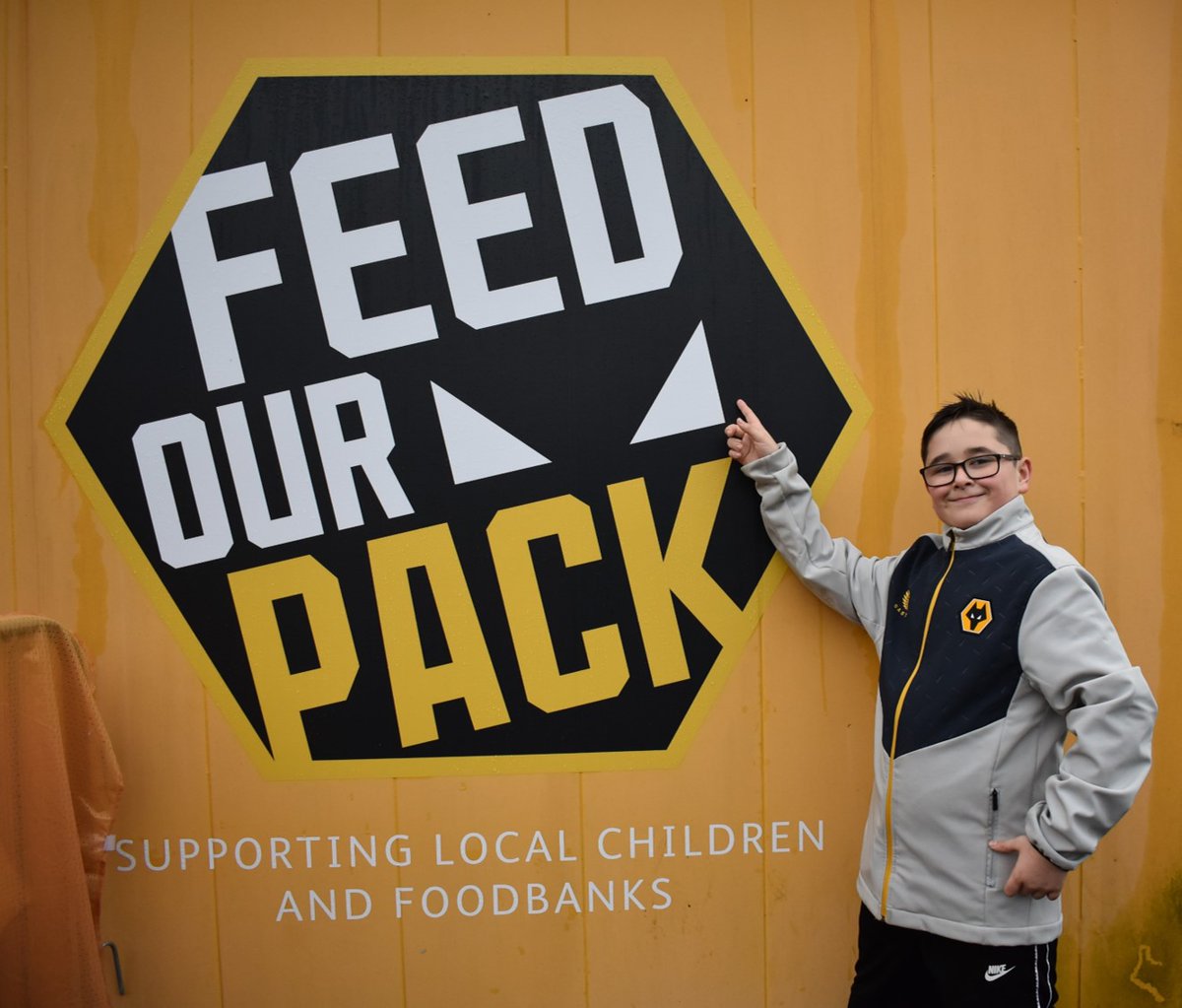 wwfcfoundation's tweet photo. 🚨 For fans attending tomorrow’s Premier League fixture with Crystal Palace, a reminder that food donations can be dropped at the #FeedOurPack kiosk on the Fan Park from 12:00pm - 14:45pm.

📦🍽 | @Wolves https://t.co/5dPWpD91BJ