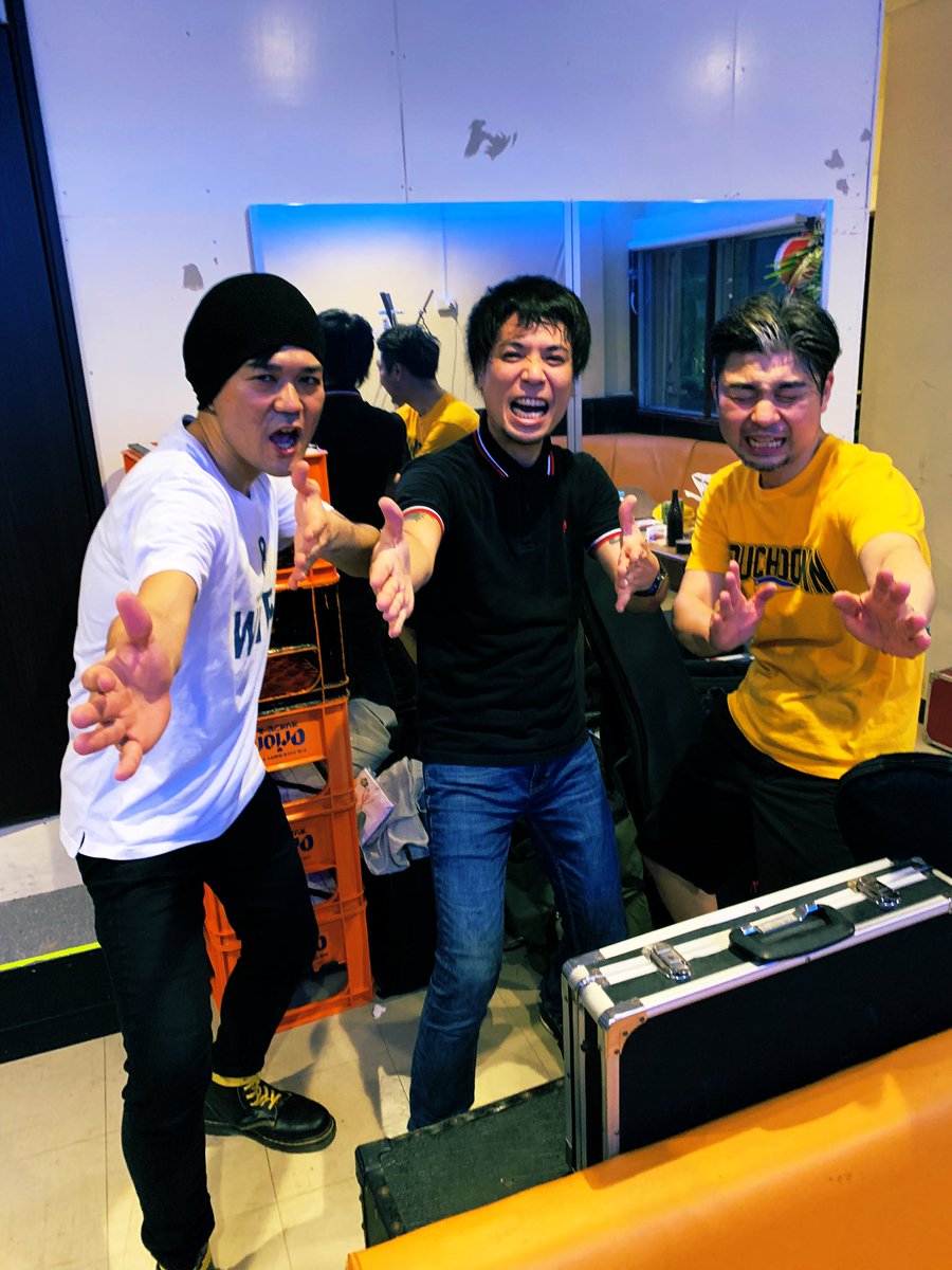 HEM_Okinawa's tweet photo. 大人のモッシュありがとうございました!
めちゃくちゃ楽しかったです!
#HEM_Punk
#オトナモ https://t.co/4WV9fwUzyr