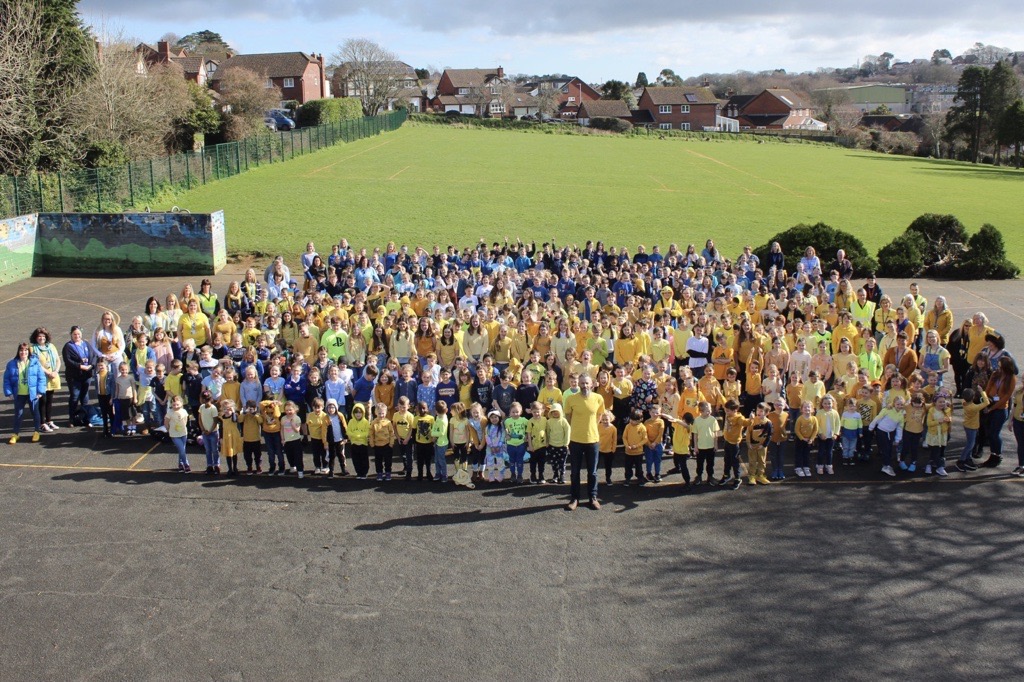 GoosewellP's tweet photo. We are so touched by the generous support &amp; donations to our #JustGiving page this week. What a difference this will make to the children &amp; families affected.

We are currently at an amazing £1,146.

To donate: https://t.co/C51zQBtXm6

Thank you 🙏

#Ukrainewestandwithyou 🇺🇦 💙💛 https://t.co/VS4YstnPRT