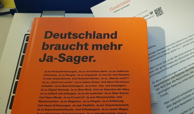 thomas_dettling's tweet photo. ◼️ 👉Es braucht reflektierte "Ja-Sager", die Veränderungen initiieren können u. die das Selbstbewusstsein haben, auch mal im  #ChangeProzess ein klares "Nein" zu sagen. 
👉Danke @smatthes für die Einladung, zur Weiterentwicklung des #Handelsblatt kreative Impulse auszutauschen 💡 https://t.co/5g58hcIhJb