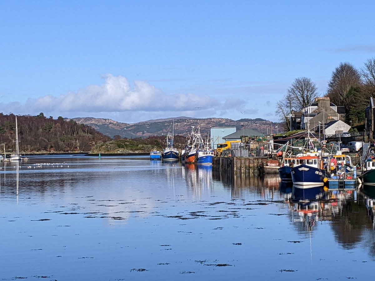 LeapOfFaith_RT's tweet photo. 'Coorie': "the Scottish art of deriving comfort, wellbeing and energy from wild landscapes and convivial interiors"
"A hug of a word"
Scotland is my hug right now 💜
#mentalhealth #wellbeing #landscape #peace #nature #healingenvironments https://t.co/3DRjkXLQJV