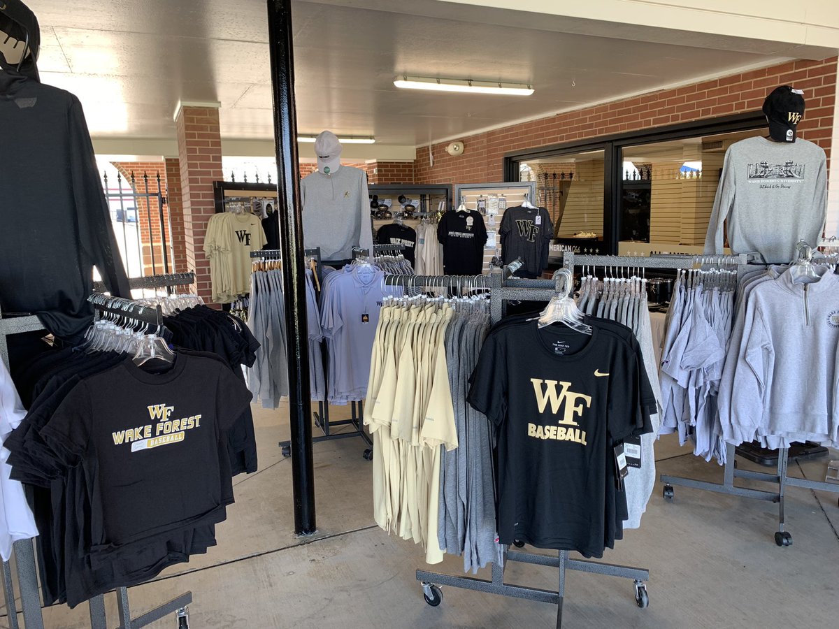 DeaconStyle's tweet photo. Gear up and cheer on @WakeBaseball today at 4 PM at The Couch. #GoDeacs🎩 https://t.co/oae5hf9mOm