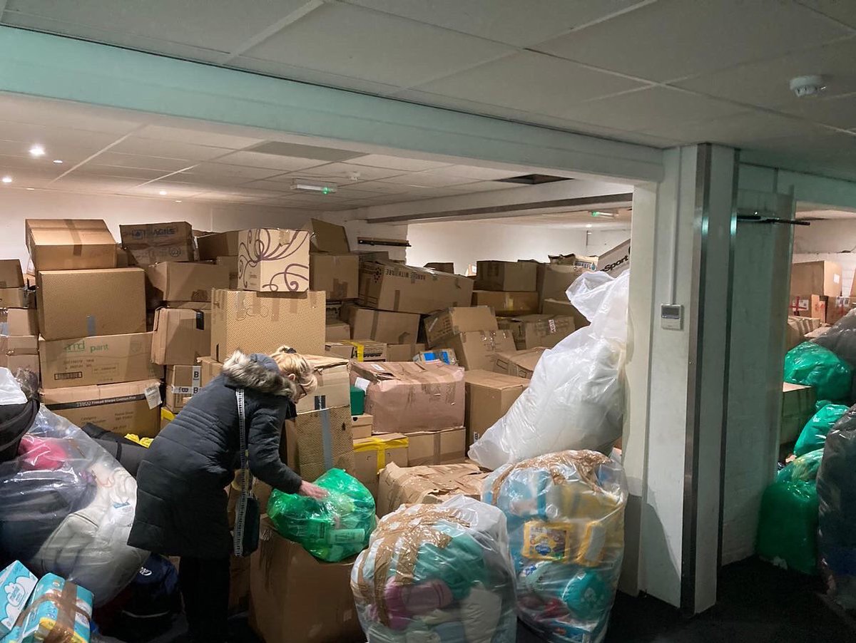 EventsAtGigg's tweet photo. ๐ฆโฌ๏ธ๐Gigg Lane Today
Today we teamed up with @burycouncil to store clothes donated to #Ukraine by the local community.๐บ๐ฆ
#GiggLane #Community
#CommunityProject #FanOwned #underfanownership https://t.co/SbmBpVPLiL