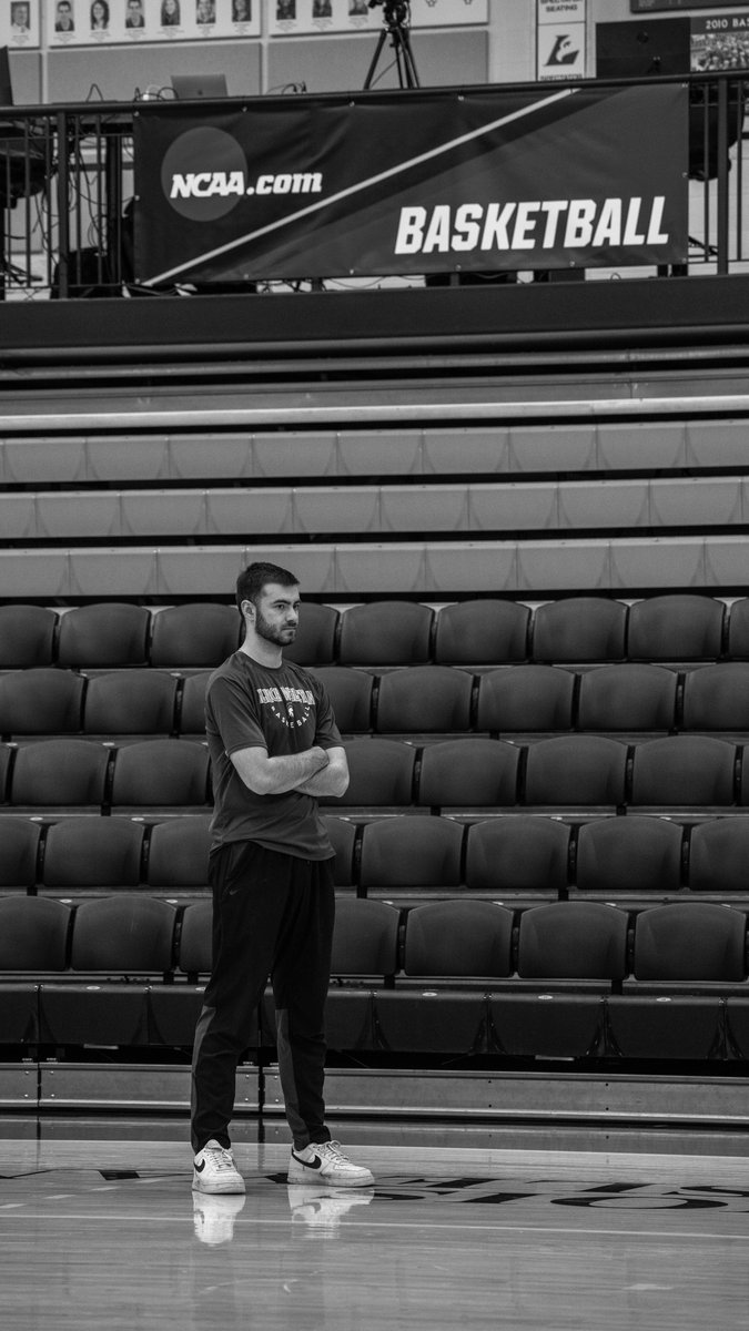 IWUBasketball's tweet photo. Locked in.🔒

Tipoff ➡️ 6:45 pm

#TGOE #d3hoops https://t.co/4X27SmPqGS