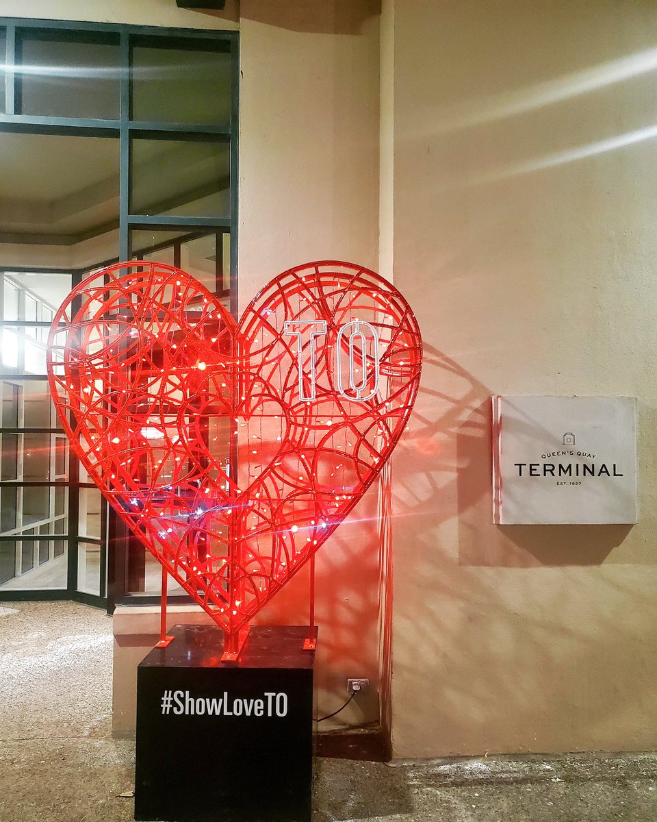 #ShowLoveTO ❤️

#FridayFeeling #LoveToronto #ArtInstallation #StreetArt #ModernArt