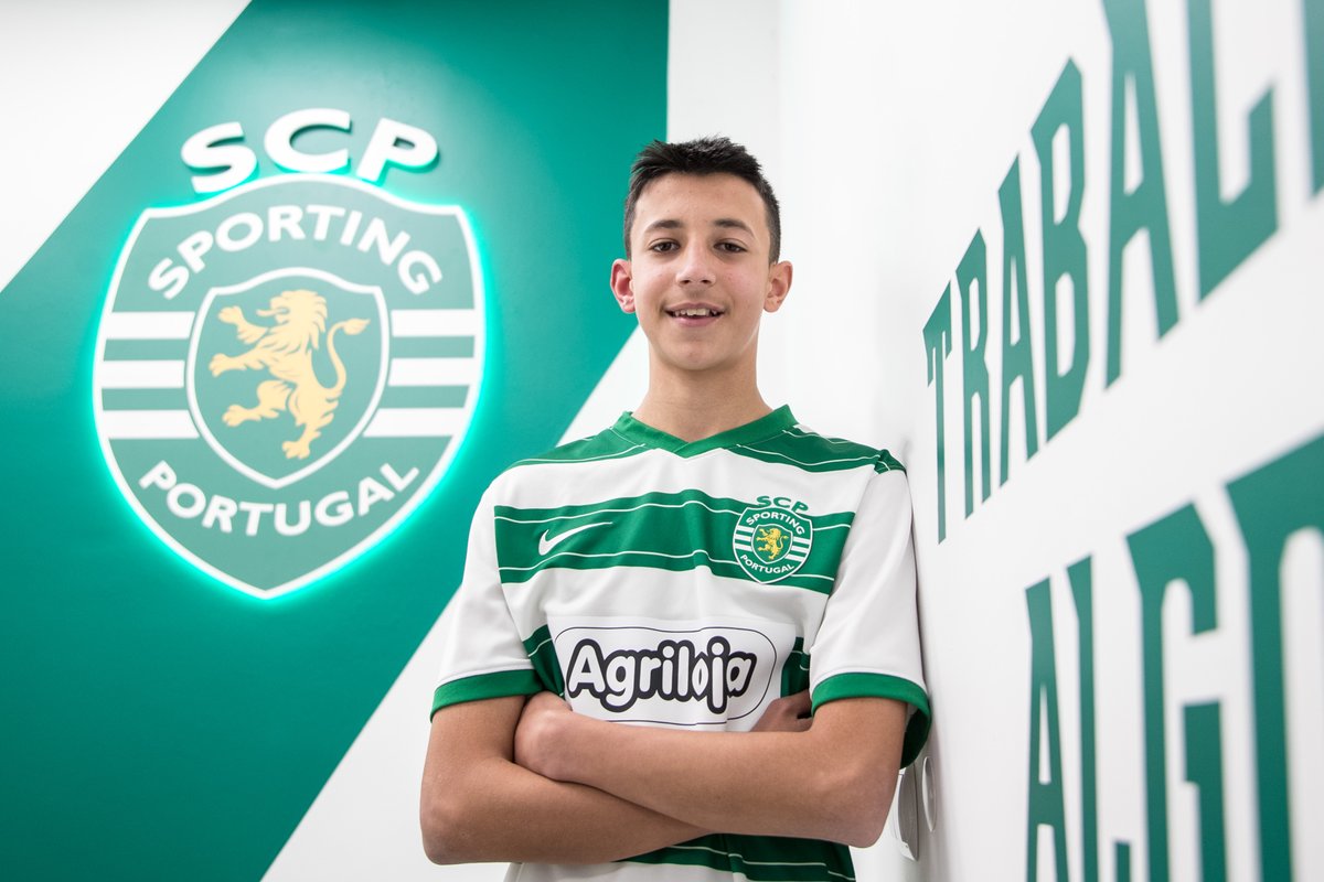 🗣️ "Era um objectivo que já queria alcançar, sempre trabalhei para isso e agora consegui. Tenho de continuar a trabalhar."

Leonardo Tavares assina contrato de formação ✍️ #ADNSporting
👉bit.ly/3tyg3c4