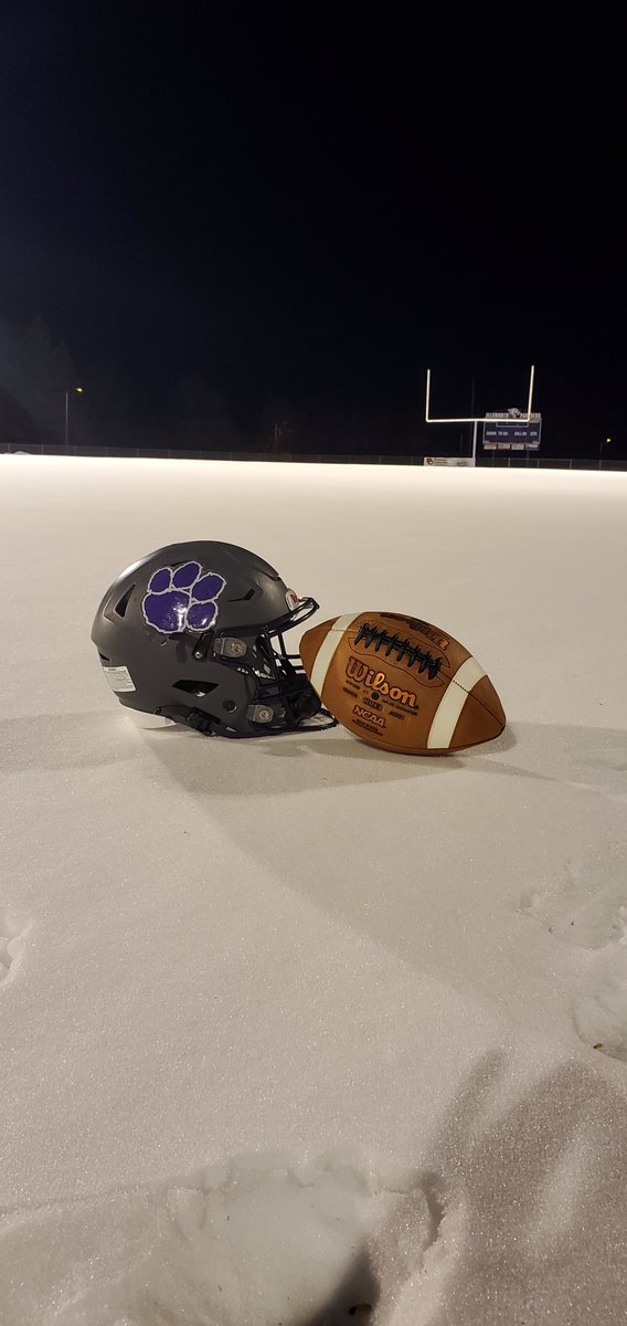 Forever missed, never forgotten.  Sky point for a true Titan of the game! #LightUpForLars