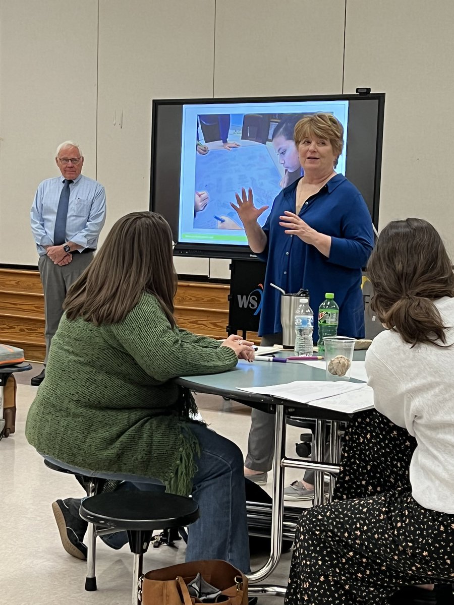 amobs_ela's tweet photo. Such an amazing day learning some strategies to engage readers from the best! Definitely a highlight of my educational career! @KyleneBeers  @BobProbst https://t.co/093iZqNUaL