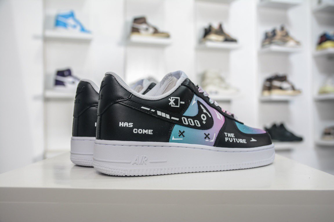 Ptshoesx's tweet photo. 🗝499 官方爆款定制 游戏主题Nike Air Force 1  Low ’07 未来科技 空军一号低帮休闲板鞋 定制皮料 原楦原纸板 纯正空军版型 高清洁度 内置全掌气垫 货号：CW2288-111 Size：36 36.5 37.5 38 38.5 39 40 40.5 41 42 42.5 43 44 44.5 45 https://t.co/gxORIWmB3m