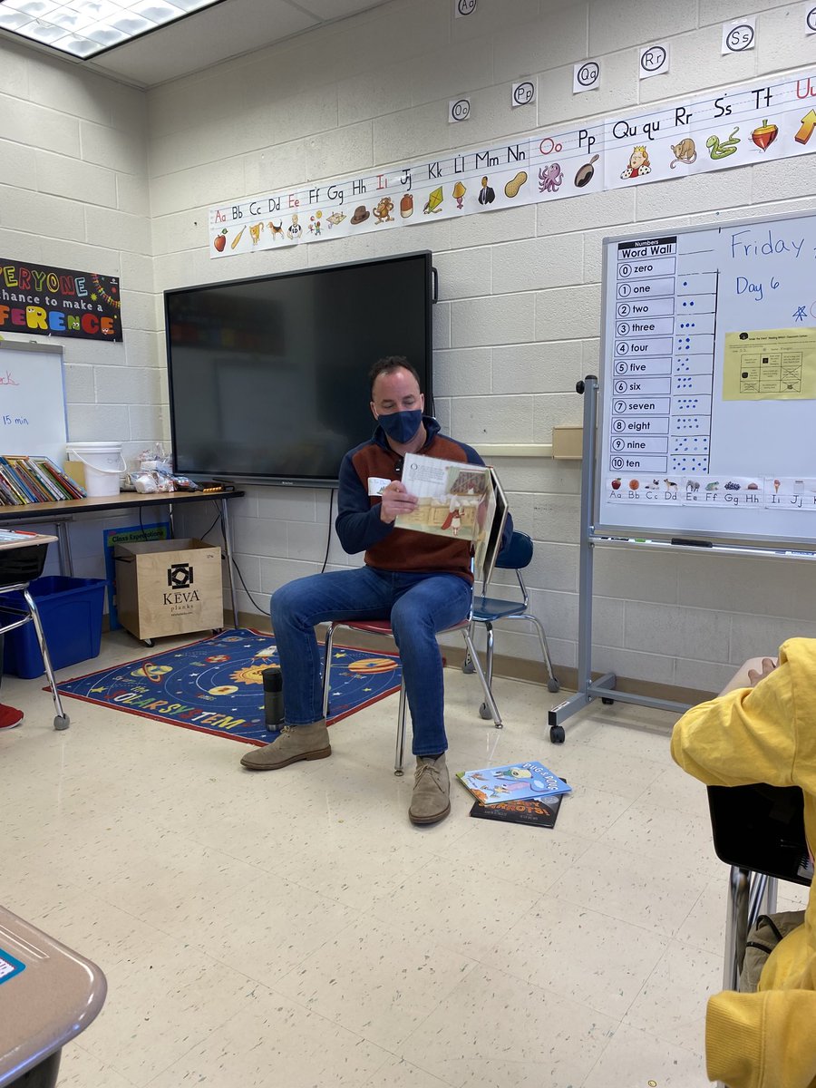 cari plotkin (@cariplotkin) on Twitter photo Thank you Tim Davis for being our guest reader today! @VilleCoachFlan @Ville_Sup <a href="/VillePioneers/">Tim Davis</a> <a href="/MsFrevertVDV/">Lindsay Frevert</a> <a href="/VDVpal/">Rob Reavey</a> @jkesslervdv #allin4theville Thank you Tim Davis for being our guest reader today! @VilleCoachFlan @Ville_Sup <a href="/VillePioneers/">Tim Davis</a> <a href="/MsFrevertVDV/">Lindsay Frevert</a> <a href="/VDVpal/">Rob Reavey</a> @jkesslervdv #allin4theville