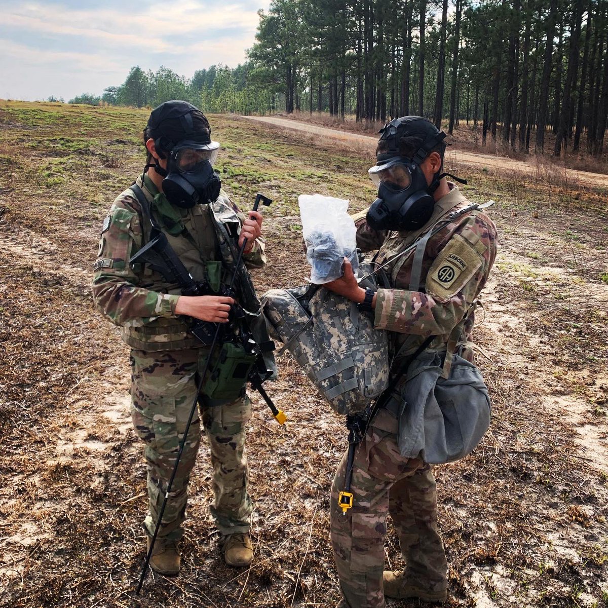 127th_AEB's tweet image. Chem recce has been excelling in CBRN training the past couple days! Today they trained on reconnaissance using the box method, as well as marking a contaminated environment. Awesome work! 🧪 #devilstrike #cbrn
