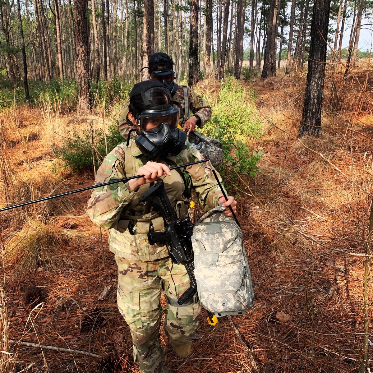 127th_AEB's tweet image. Chem recce has been excelling in CBRN training the past couple days! Today they trained on reconnaissance using the box method, as well as marking a contaminated environment. Awesome work! 🧪 #devilstrike #cbrn