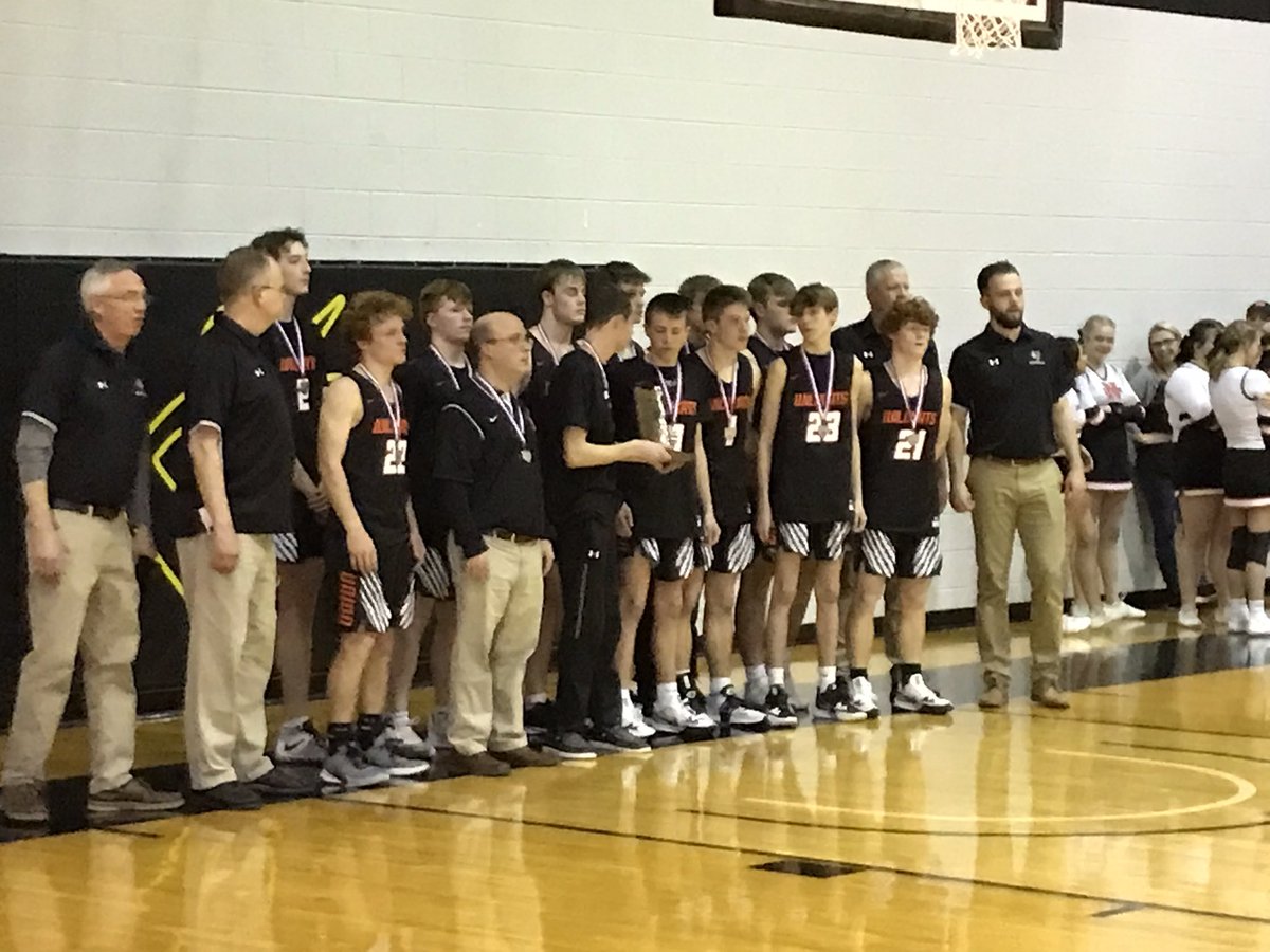 NUHS_Principal's tweet photo. So proud of our Wildcats! They left it all on the court tonight, great season guys! https://t.co/eeXDvXSRWf
