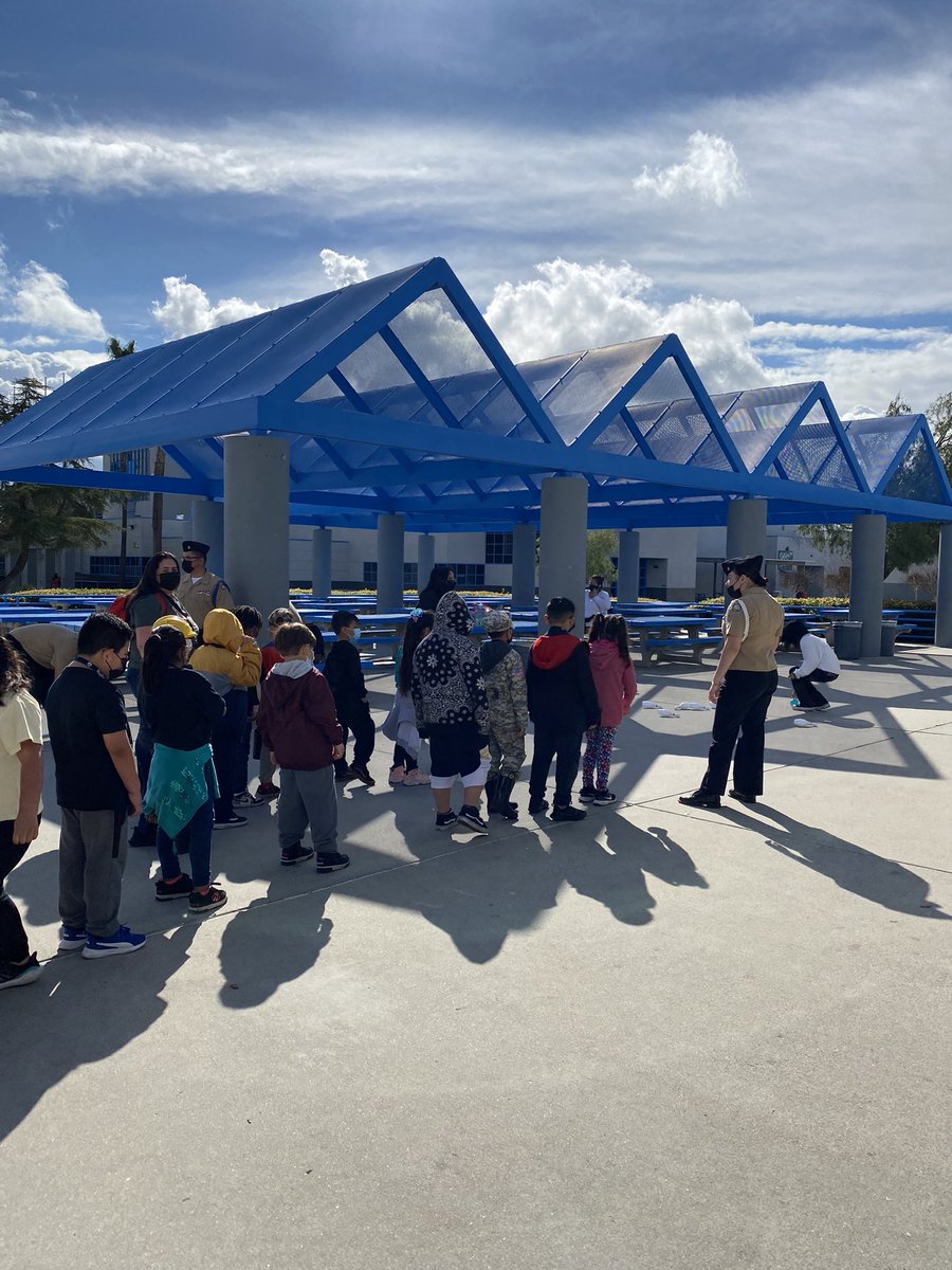 CrewRialto's tweet photo. We celebrated literacy today at Rialto High with Read Across America events on campus. Link Crew, Renaissance, NJROTC, and many other classes hosted 2nd graders from Garcia for a morning of fun and learning! #rialtohigh #lightsonknights https://t.co/WnIRxyUtVb