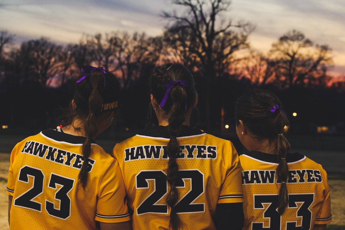 iowasoftball's tweet photo. Our thoughts are with you @baseball_bolt 💜 

#MentalHealthMatters #YouAreNotAlone https://t.co/fUpShlkFeb