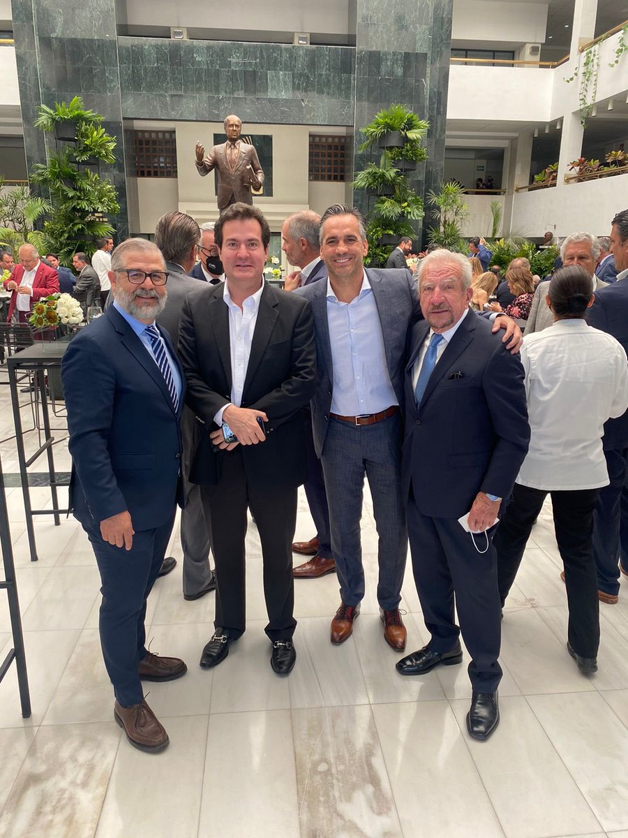Muy contento de estar hoy presente en el marco del 87 aniversario de mi alma mater y contar con la presencia del Doctor Honoris Causa Lic. Ramón Neme Sastré <a href="/UAG_Oficial/">UAG</a> <a href="/JuanJoseFrangie/">Juan José Frangie</a> <a href="/PabloLemusN/">Pablo Lemus Navarro</a>
