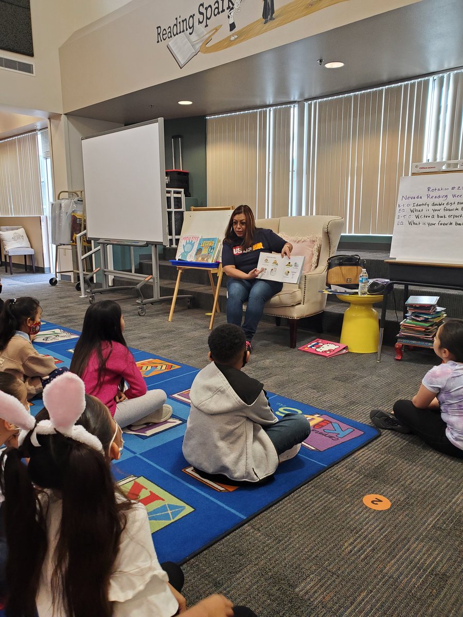 LibraryLadyLV's tweet photo. Thank you @usbank for reading at Scott ES. #NevadaReadingWeek #CCSD @Scott_ES_News https://t.co/gVrI2PM61M