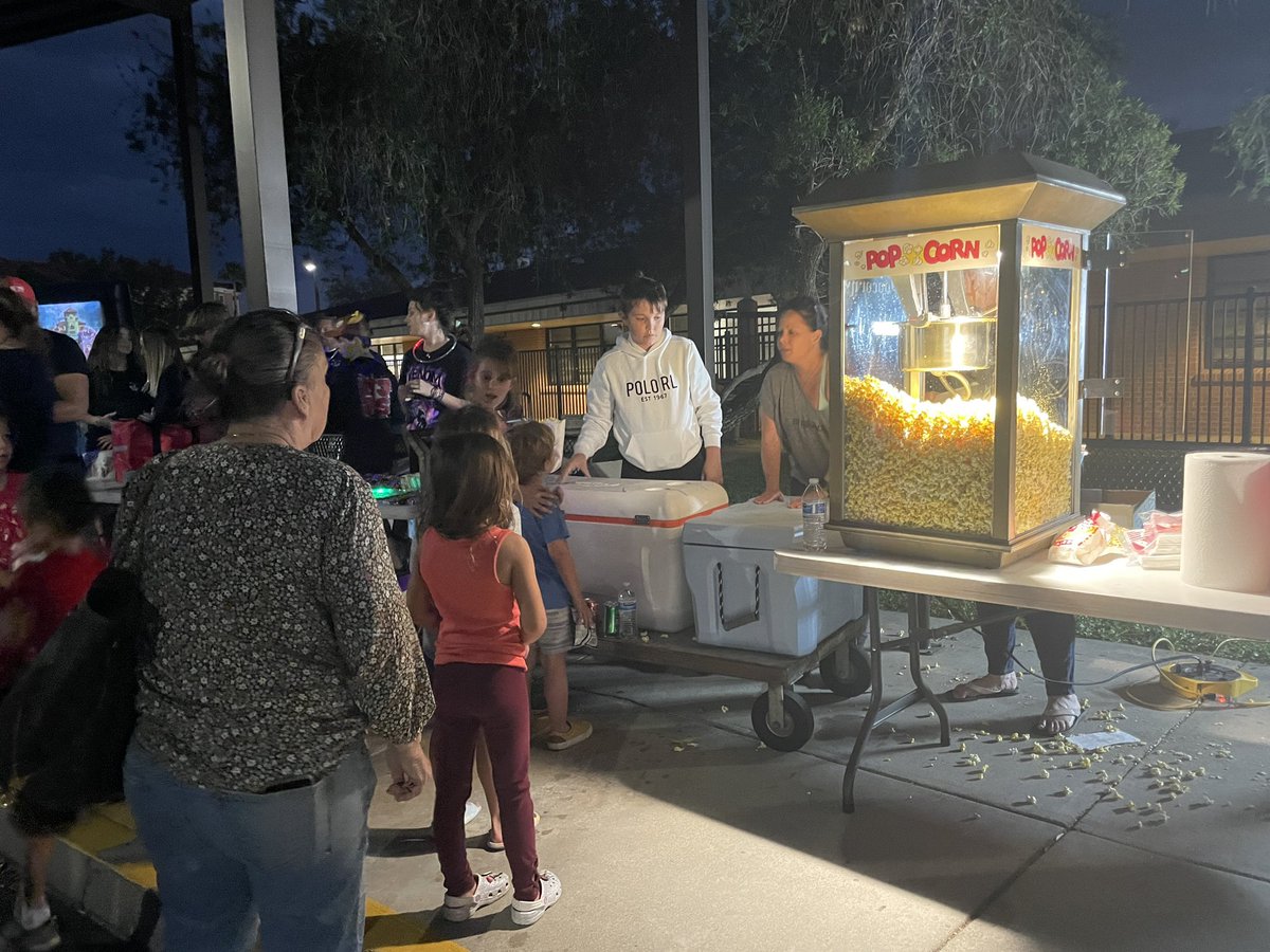pto_ves's tweet photo. 🍿What a great turnout! Tummies are filled with fresh Popcorn, snacks, and yummy pizza from Il Primo Pizzería , kids and family are having a great time…but still nobody talkes about Bruno…🤷‍♀️ #encantomovie #movienight @VineyardsVipers @MrsPetryBookCo1 https://t.co/W0F9ycxH1j