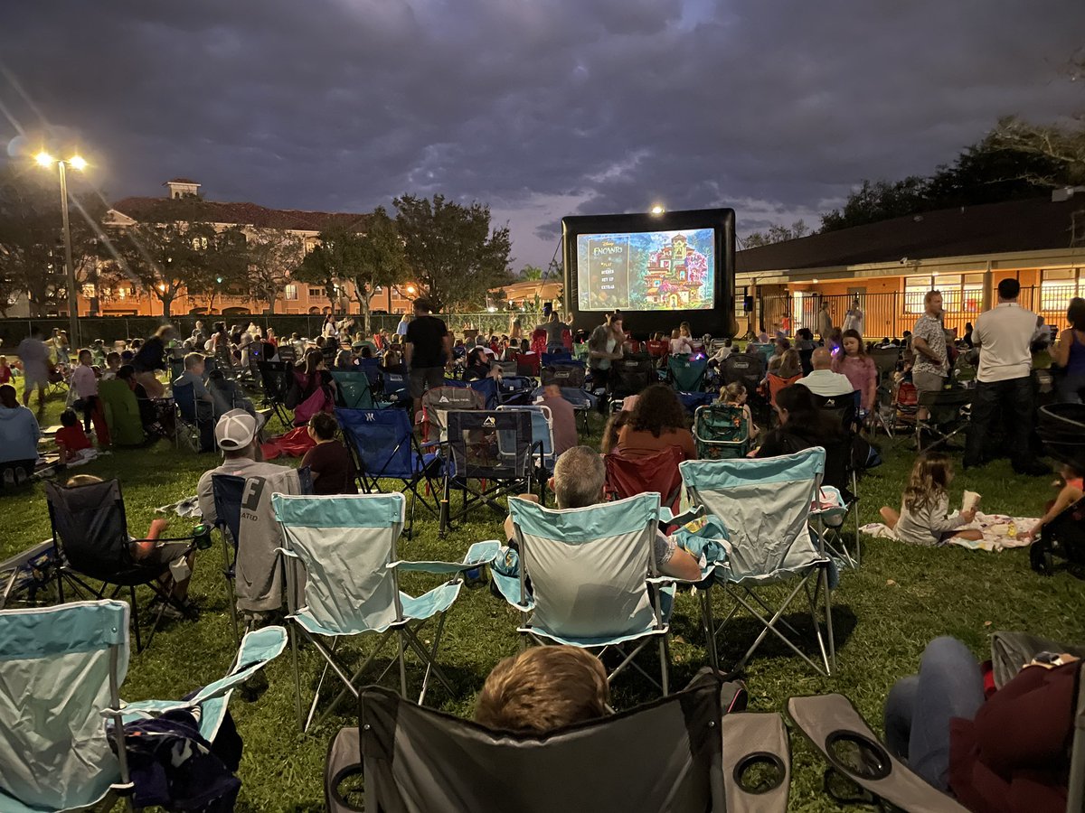 pto_ves's tweet photo. 🍿What a great turnout! Tummies are filled with fresh Popcorn, snacks, and yummy pizza from Il Primo Pizzería , kids and family are having a great time…but still nobody talkes about Bruno…🤷‍♀️ #encantomovie #movienight @VineyardsVipers @MrsPetryBookCo1 https://t.co/W0F9ycxH1j