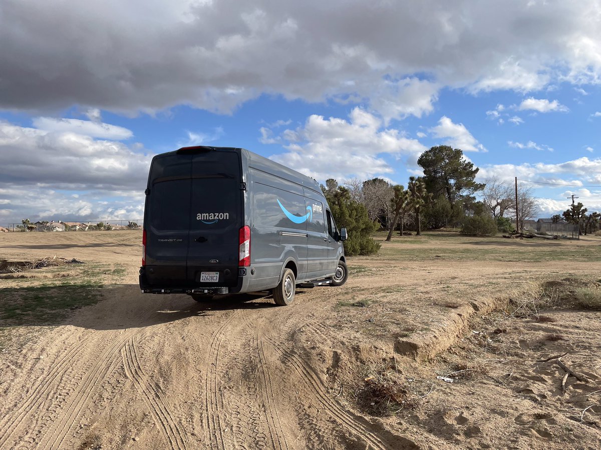 Desert Recovery: #Hesperia - (22-18) Delivery driver once again falls victim to bad GPS advice… no problem we got you! Pulled out of the wash and he’s back on the route! #GPSfail #badGPSadvice #Harlie #payingitforward #OffRoadRecovery