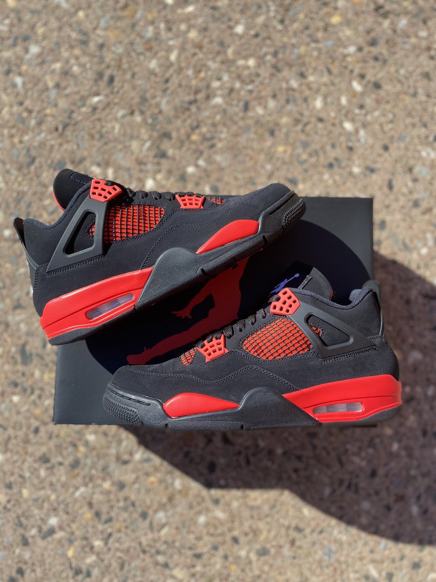 Got a chance to see these red thunder 4s in hand🤔
youtube.com/shorts/Oa5DkgW…
#sneakers #sneakerhead #youtube #subscribe