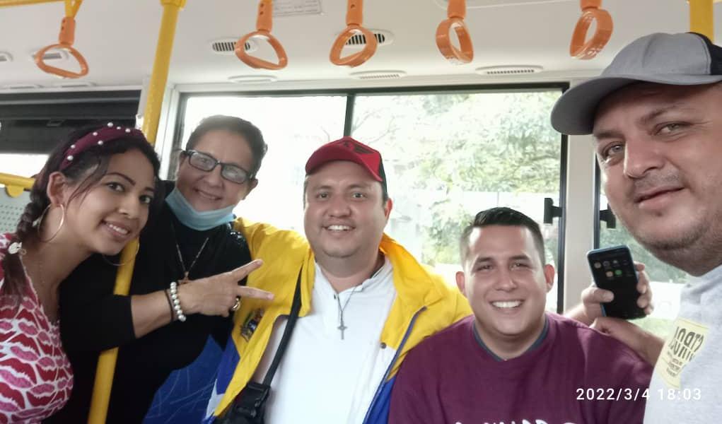 PsuvFF's tweet photo. #4Mar Rumbo a la ciudad de Caracas delegados del municipio Fernández Feo al IV Congreso de la JPSUV y V del PSUV a dar la batalla de ideas para continuar la construcción del Socialismo Bolivariano.
#MedioPetroAClaseTrabajadora https://t.co/NUV8CBZ6uW