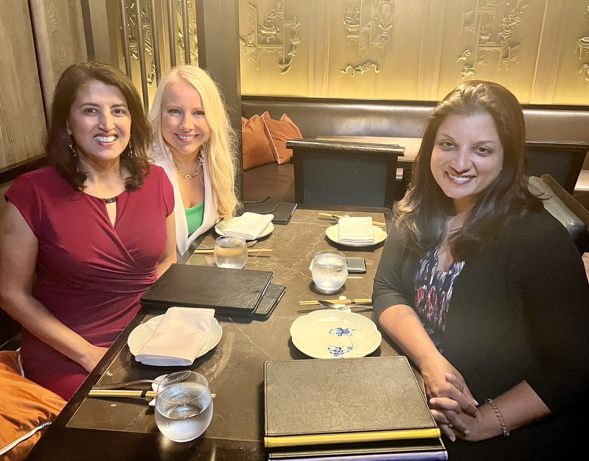 DrReshmaMahtani's tweet photo. Dinner out with some powerful #WomenInMedicine #WomenInOncology @ShikhaJainMD @AnneOdeamd https://t.co/NGMKC8CVX1