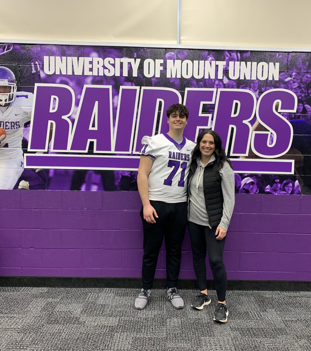 After receiving an opportunity to play for <a href="/MountUnionFB/">Mount Union Football</a> it was great to make it out for a campus visit! Thank you <a href="/Coach_allendl/">Dan Allen</a> for the invite and thank you <a href="/CoachKlaus68/">Brendan Klaus</a> and <a href="/CoachGeoffDartt/">Geoff Dartt</a> for your time and the conversations about Mount Union’s standard! @CoachToppSLEHS