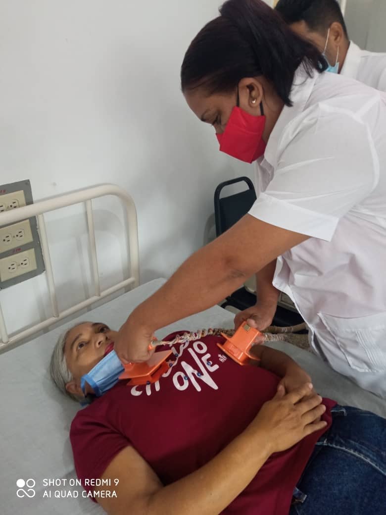 Si queremos tener médicos de vanguardia es necesario una formación, una educación y una docencia de vanguardia. Orgullosos de nuestro ejército de batas blancas.
#ChávezVive #ChávezPorSiempre #HéroesDeLaSalud
<a href="/cubacooperaven/">Brigada Médica Cubana en Venezuela</a> <a href="/MINSAPCuba/">Ministerio de Salud Pública de Cuba</a> <a href="/japortalmiranda/">José Angel Portal Miranda</a> <a href="/PardoRegla/">Regla Angulo Pardo</a>