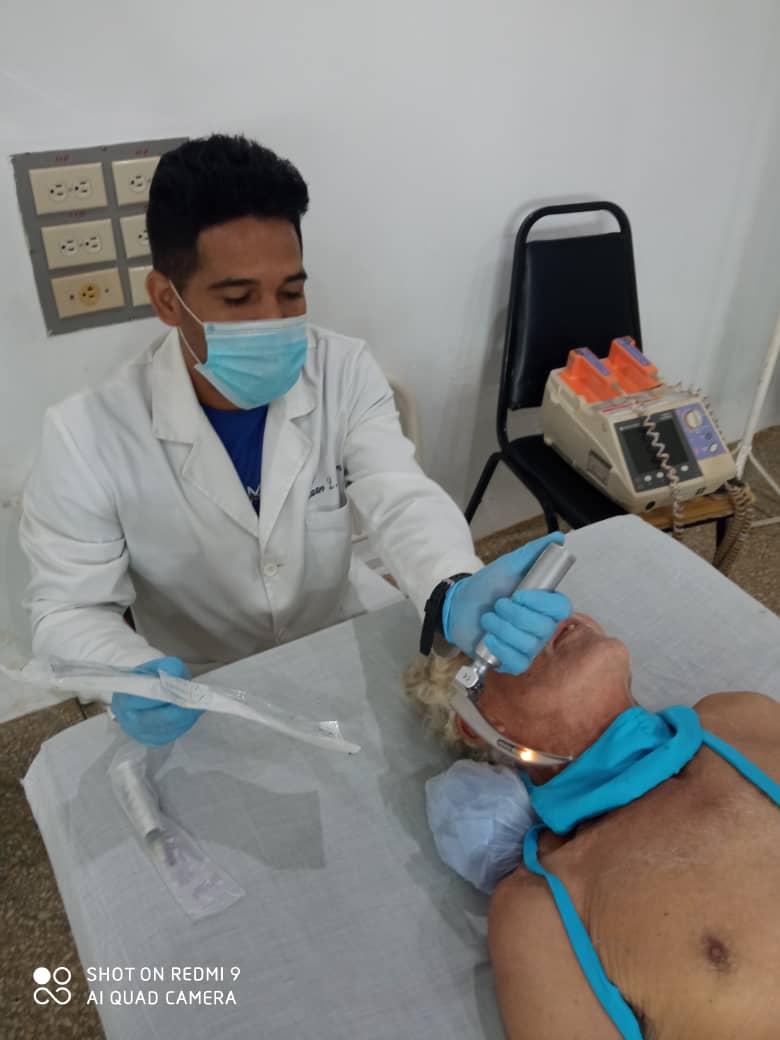 Si queremos tener médicos de vanguardia es necesario una formación, una educación y una docencia de vanguardia. Orgullosos de nuestro ejército de batas blancas.
#ChávezVive #ChávezPorSiempre #HéroesDeLaSalud
<a href="/cubacooperaven/">Brigada Médica Cubana en Venezuela</a> <a href="/MINSAPCuba/">Ministerio de Salud Pública de Cuba</a> <a href="/japortalmiranda/">José Angel Portal Miranda</a> <a href="/PardoRegla/">Regla Angulo Pardo</a>