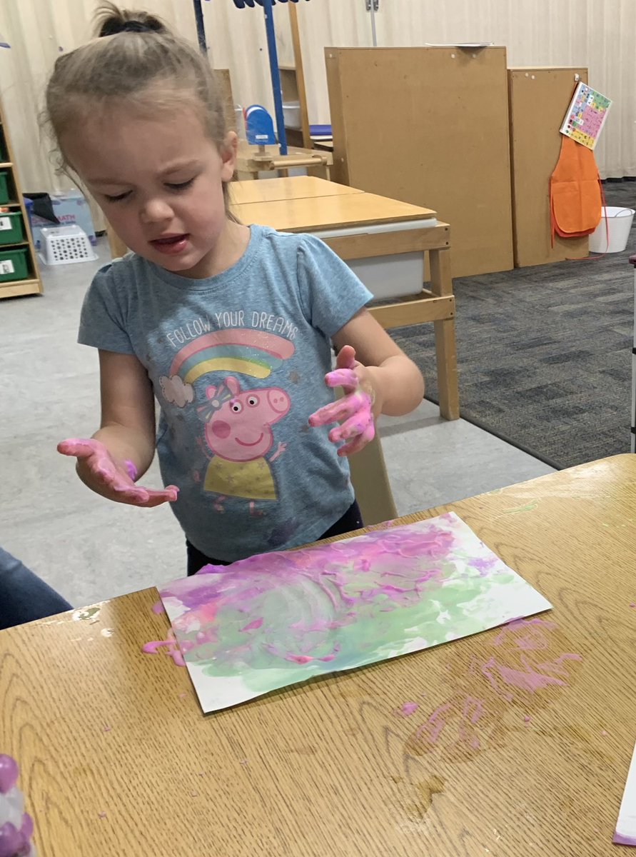 PhillipsECSE's tweet photo. Painting with foam sensory paint! Having allllllllllll the fun! ❤️🦁
@Hamilton_Lions #hamiltonpride #ecse https://t.co/bwS6ywMci2