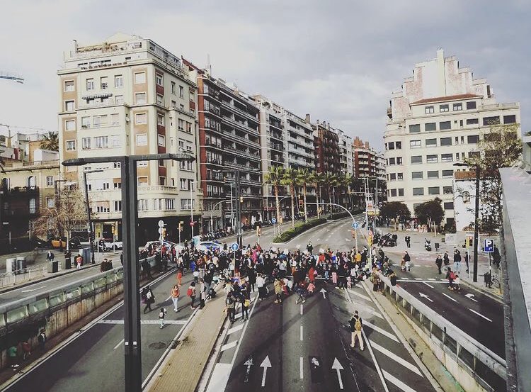 marlinaNY's tweet photo. Em flipa la foto de l’@AFASomRius 😍
Algú mag del render podria convertir Lesseps i la Trav. de Dalt en el gran cinturó verd de la ciutat? 🌳🌳🌳

L’esplanada de Lesseps, @janetsanz 🌱🌱🌱🌱🌱🌱🌱🌱🌱🌱🌱🌱 https://t.co/R2Qduflsex