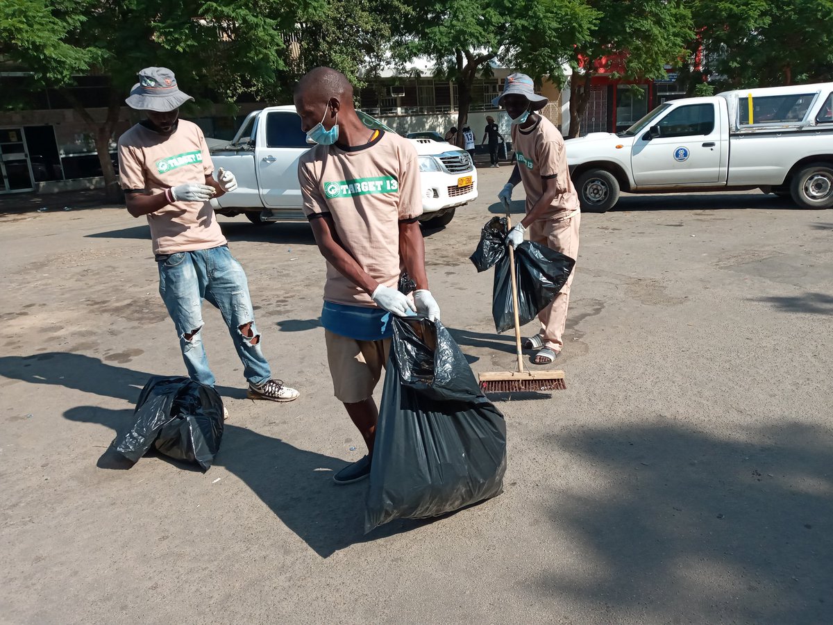 Today was #NationalCleanUpDay.  A big thank you to all the organisations that came out to clean and raise awareness with us: Polyfoil Zimbabwe, 
Good Deeds Trust, <a href="/DeltaCorpZim/">Delta Corporation Limited Zimbabwe</a>, <a href="/hut_green/">GreenHut</a>, <a href="/BYOgallery/">National Gallery in Bulawayo</a> <a href="/WasteMoneyZW/">waste_money</a> <a href="/MatoposRotaract/">Rotaract of Matopos</a>.

We saw some amazing team work!🍀