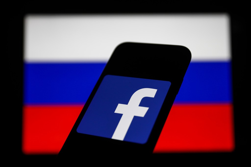 nypost's tweet photo. Russia blocks Facebook and Twitter https://t.co/T44WCycsP8 https://t.co/PLVsc0lGqN