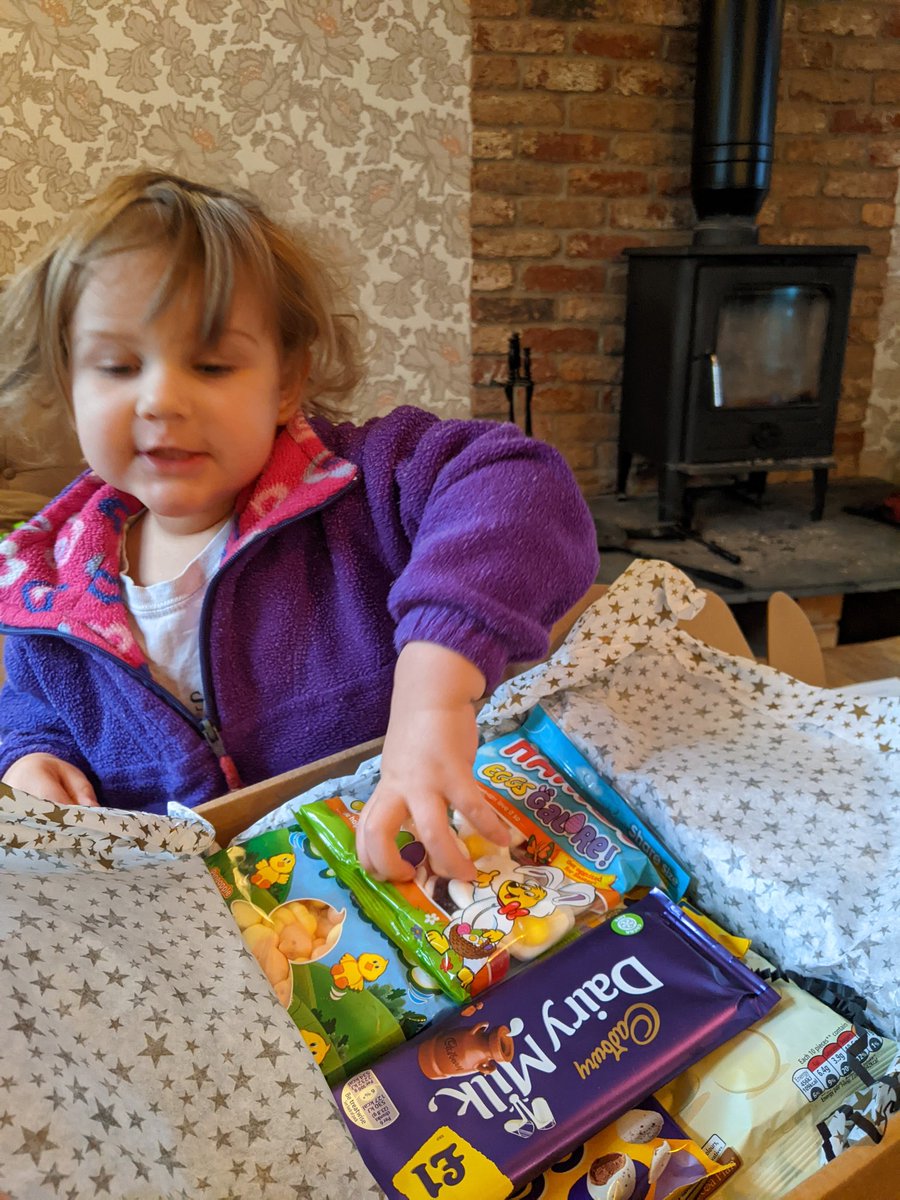 What a wonderful surprise on #NationalEmployeeAppreciationDay although looks like I'll have to share 🙈 <a href="/ShootingStar_UK/">Shooting Star</a> you are simply the best! Happy Friday indeed 😋