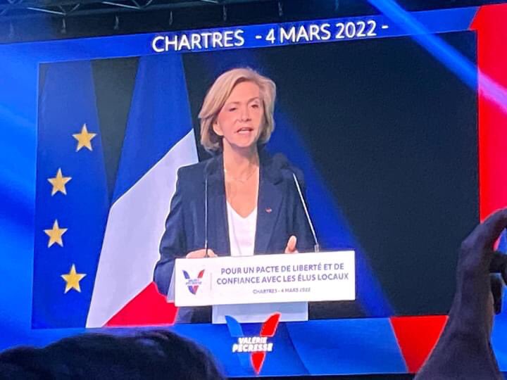 LyndaLahalle's tweet photo. Présente à #Chartres avec @joelbruneau , les élus de #Caen et du #Calvados pour assister à la présentation du projet de Valérie #Pécresse pour les territoires.

#NouvelleFrance #Pecresse2022 #PecresseChartres https://t.co/Mno2wHs3OW