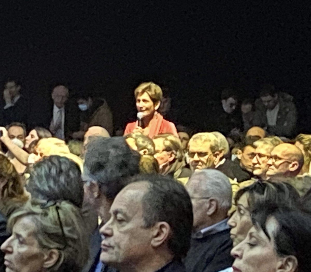 LyndaLahalle's tweet photo. Présente à #Chartres avec @joelbruneau , les élus de #Caen et du #Calvados pour assister à la présentation du projet de Valérie #Pécresse pour les territoires.

#NouvelleFrance #Pecresse2022 #PecresseChartres https://t.co/Mno2wHs3OW