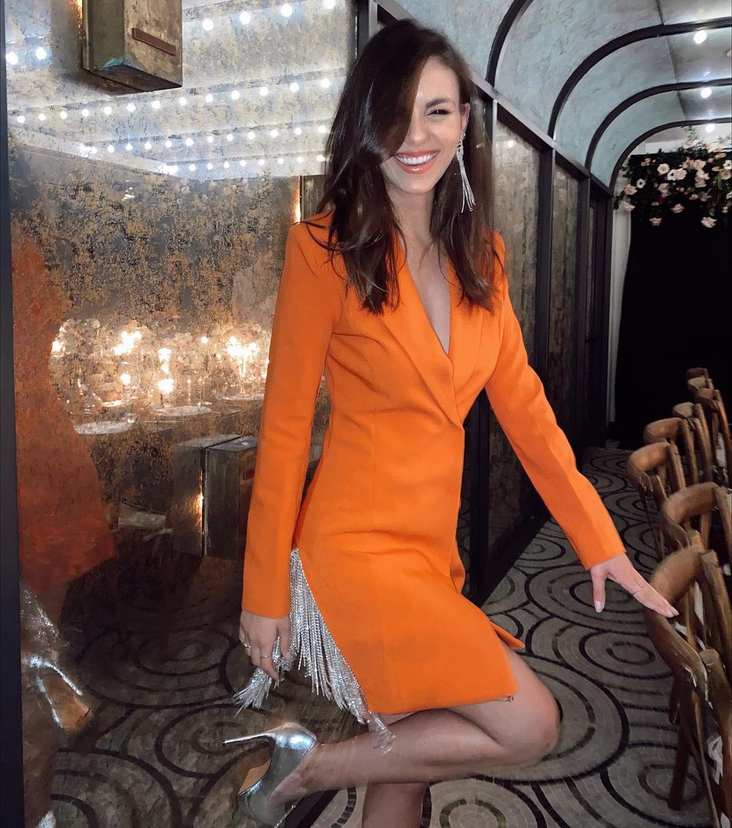 VictoriaJustice's tweet photo. Always such an amazing time celebrating boss lady @RachelZoe &amp; @CURATEUR ! Such a fun night with so many bold, fun, &amp; beautiful (on the inside &amp; out) ladies. 🧡✨🍷🥰 https://t.co/fqQ7HLDLZv