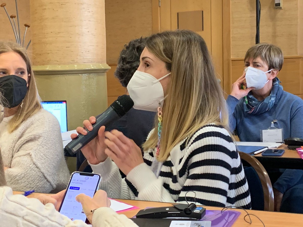 jesuitinas's tweet photo. 13 profesores de nuestros colegios están formándose estos días en Bilbao como Especialistas en Aprendizaje Cooperativo. 

Y lo hacen de las manos de David W. Johnson, padre (junto a su hermano) del #AprendizajeCooperativo https://t.co/MkqlG5AT0H