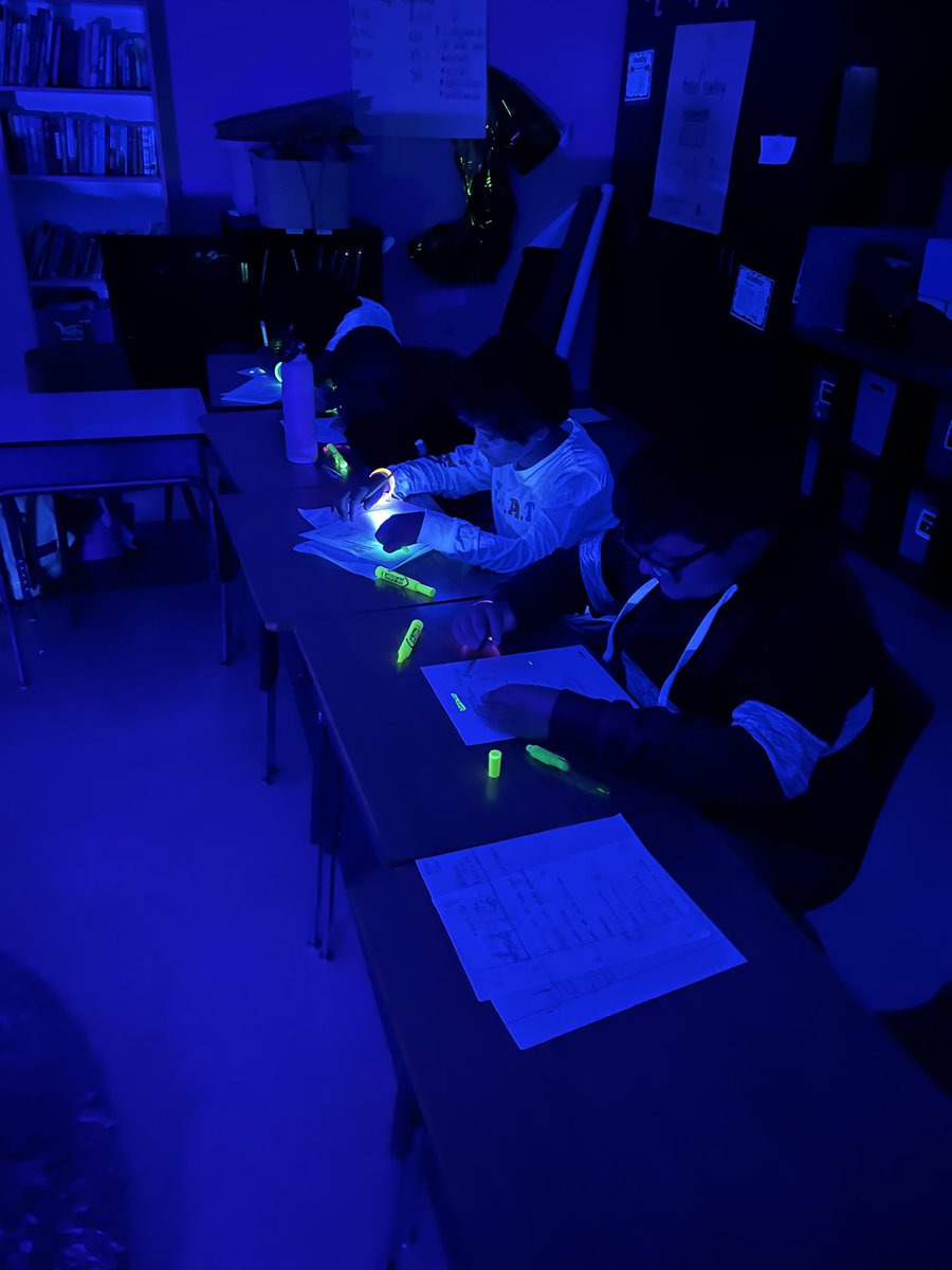 ms_holder5's tweet photo. We had fun glowing in the dark while analyzing our poem today! @McQueeneyESISD https://t.co/0nSCR1l6FR